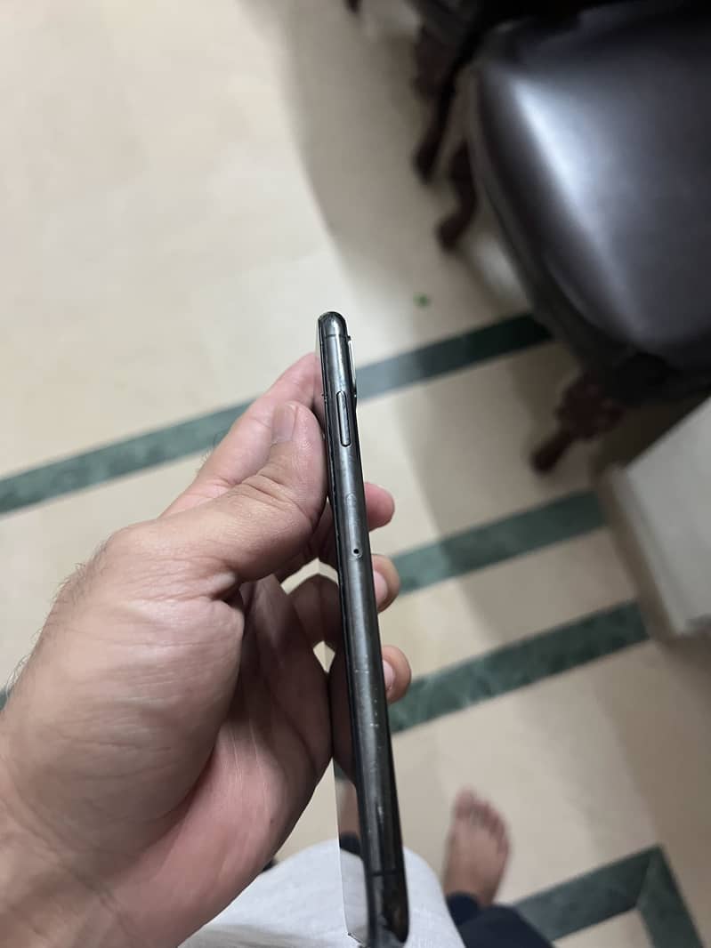 Apple iPhone XS Max 6
