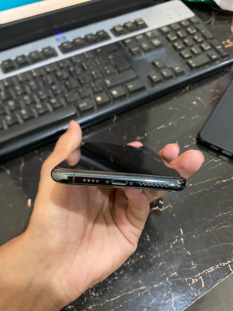 Apple iPhone 11 Pro Max 5