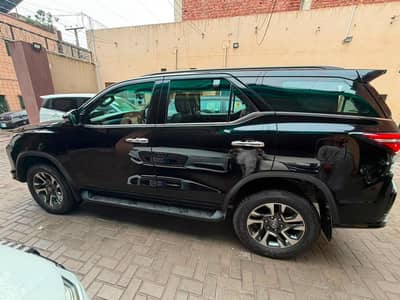 Toyota Fortuner Legender 2022