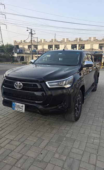 Toyota Hilux Revo V Automatic 2.8