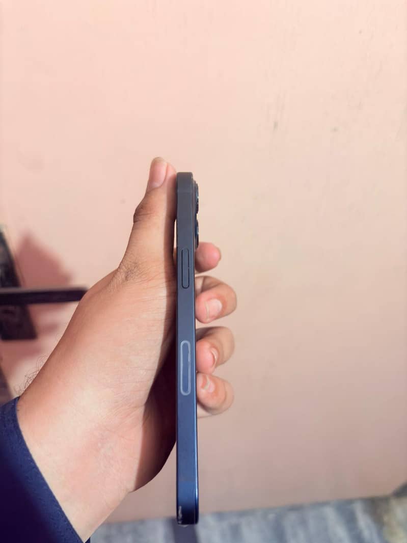 Apple iPhone 13 3