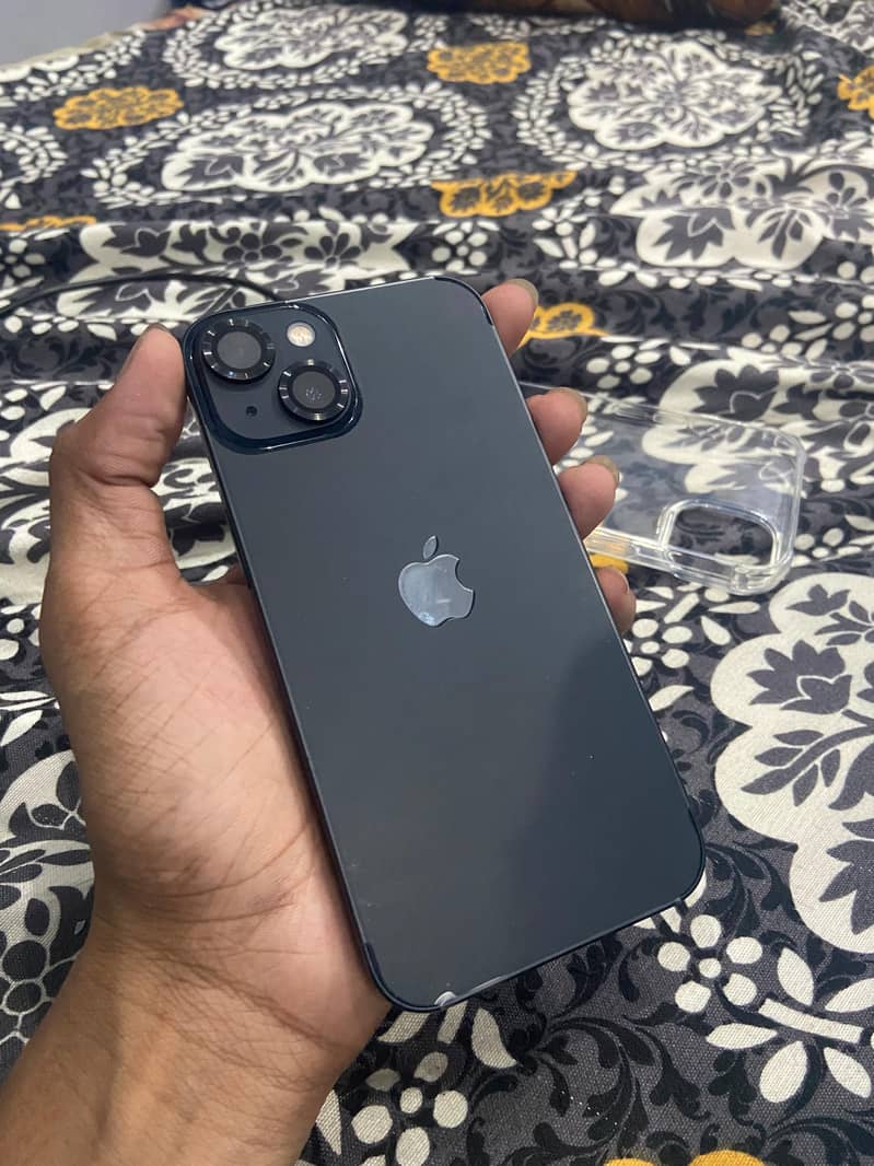 Apple iPhone 13 5