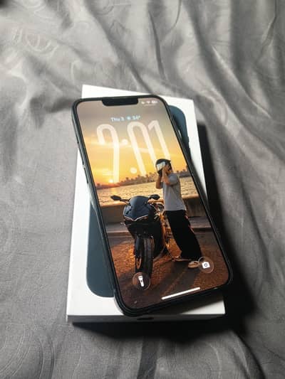 Apple iPhone 13