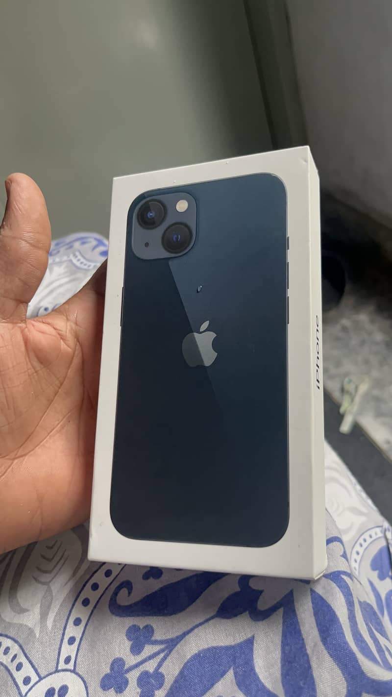 Apple iPhone 13 4