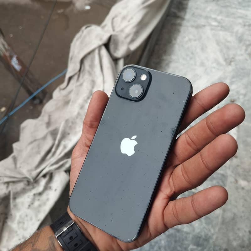 Apple iPhone 13 5