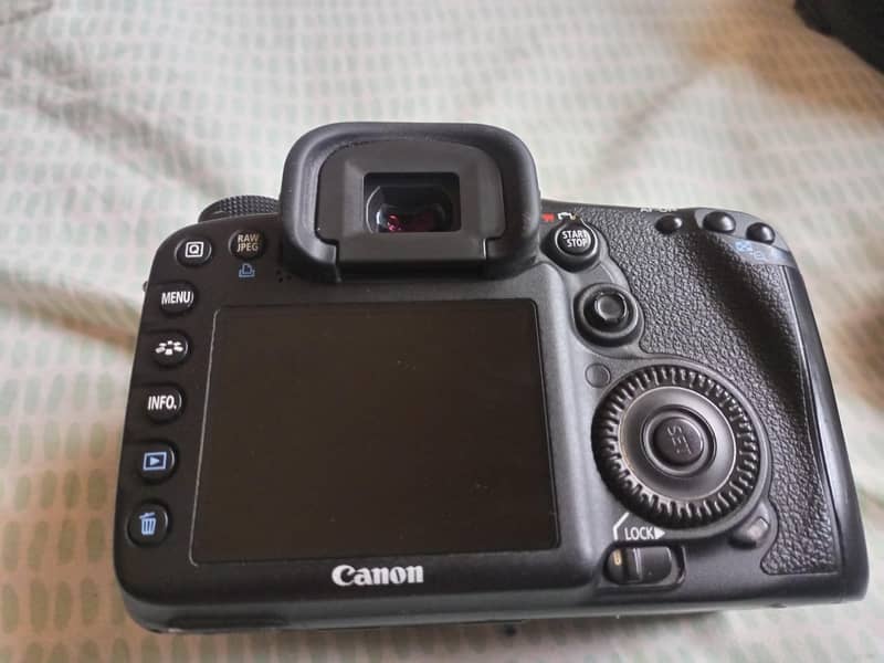 Canon EOS 7D 6