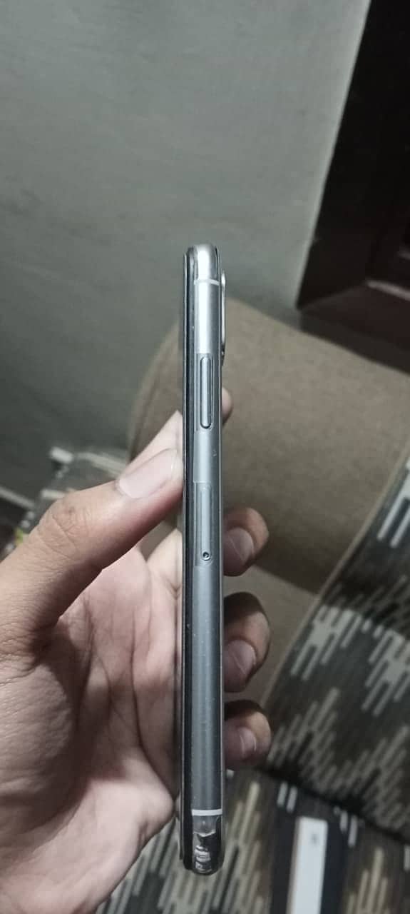 Apple iPhone X 6