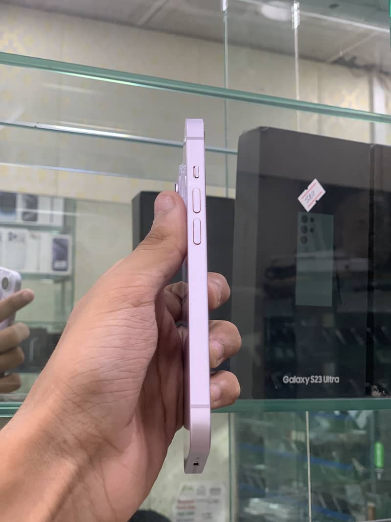 Apple iPhone 14 3