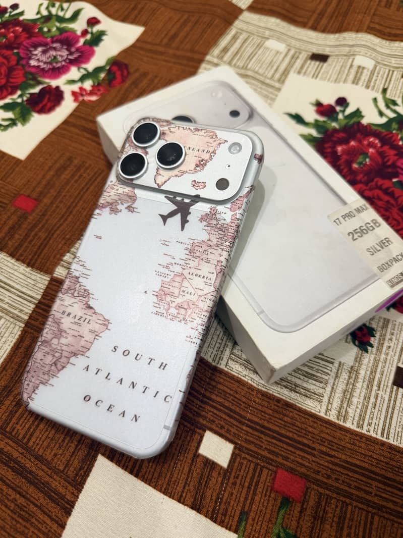 Apple iPhone 17 Pro Max 0