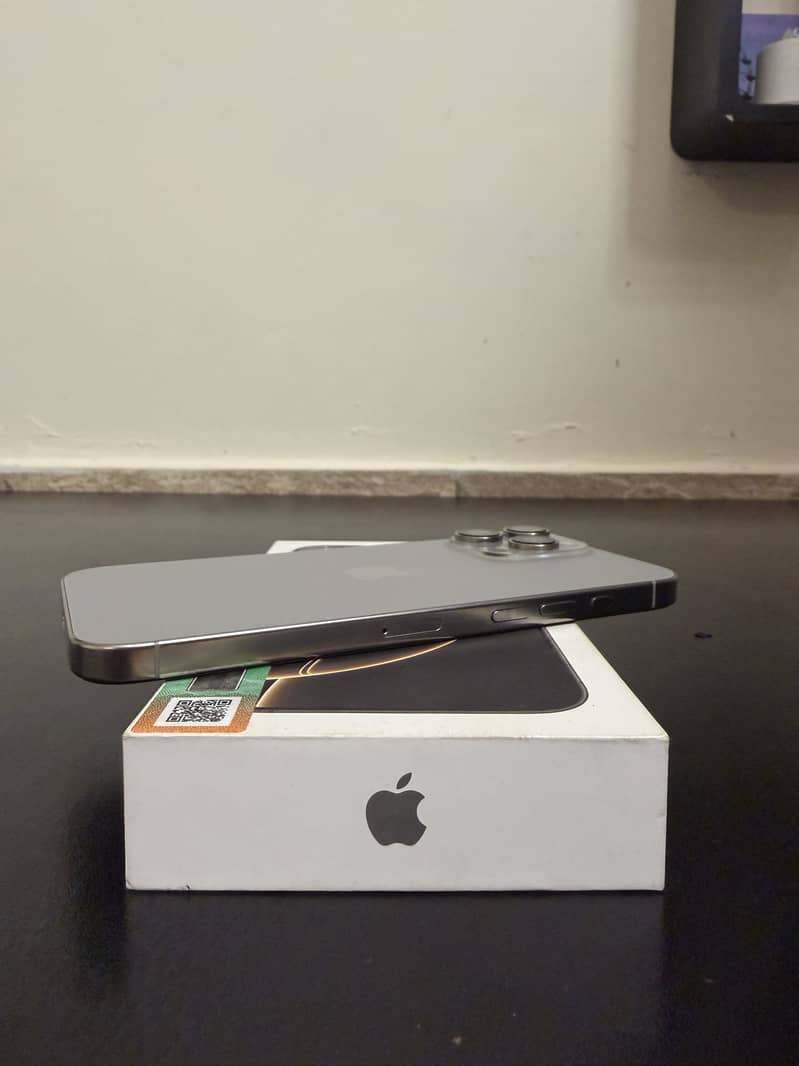 Apple iPhone 16 Pro Max 3