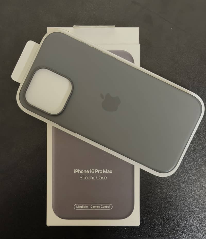 Apple iPhone 16 Pro Max 7
