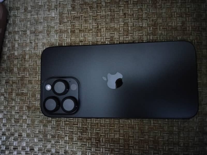 Apple iPhone 15 Pro Max 0
