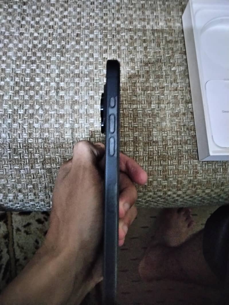 Apple iPhone 15 Pro Max 1