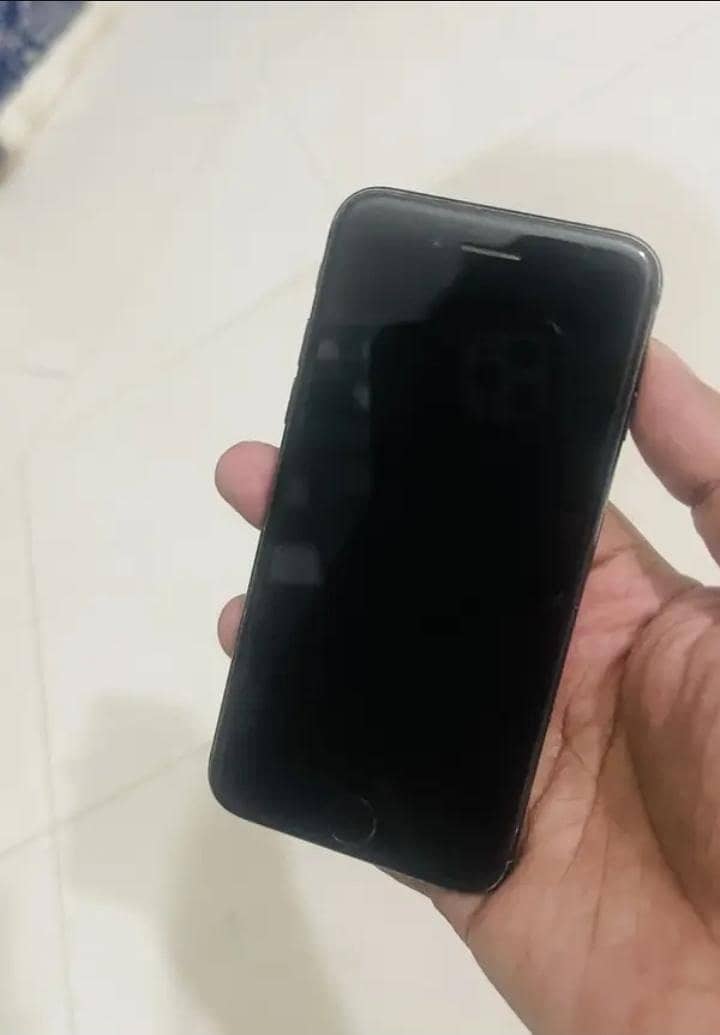 Apple iPhone 7 1