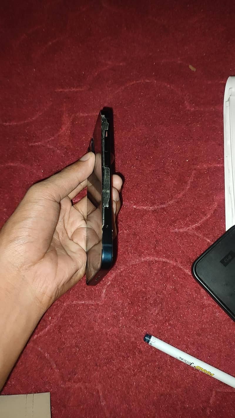 Apple iPhone 13 3