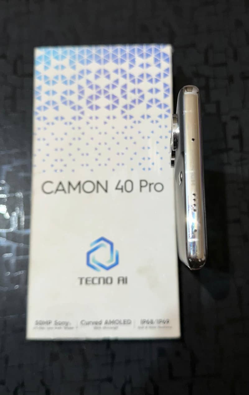 Tecno camon 40 PRO 4