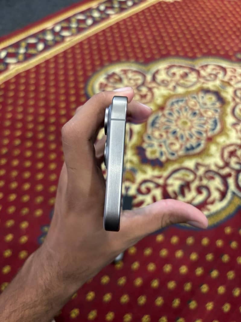 Apple iPhone 15 Pro Max 7
