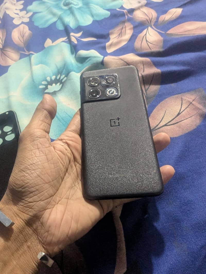 One Plus 10 Pro 3
