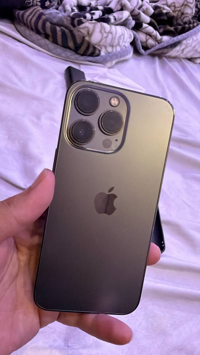 Apple iPhone 13 Pro 3