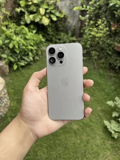 iPhone 15 Pro Max icloud lock