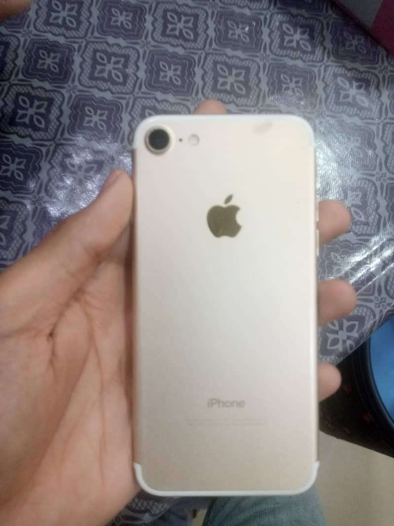Apple iPhone 7 2