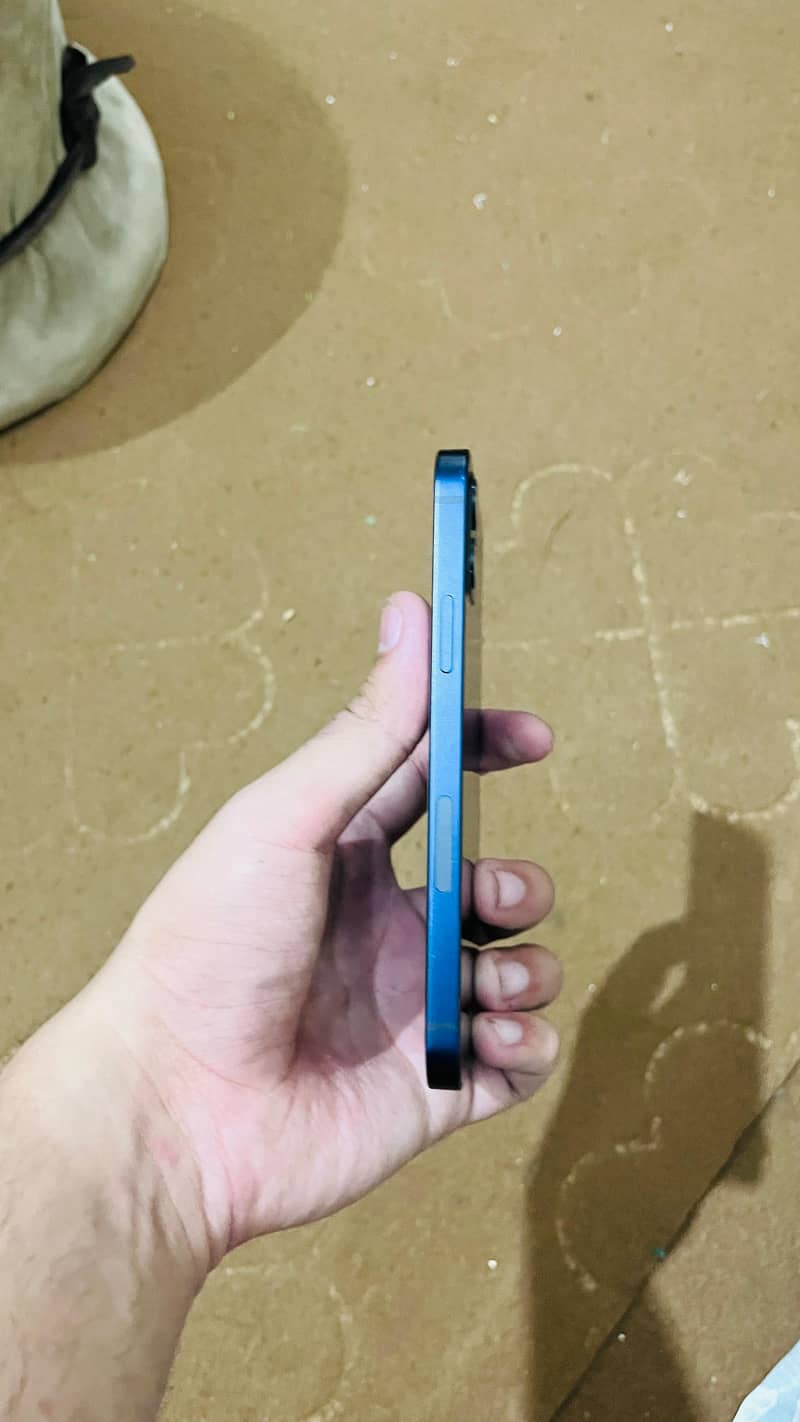 Apple iPhone 12 2