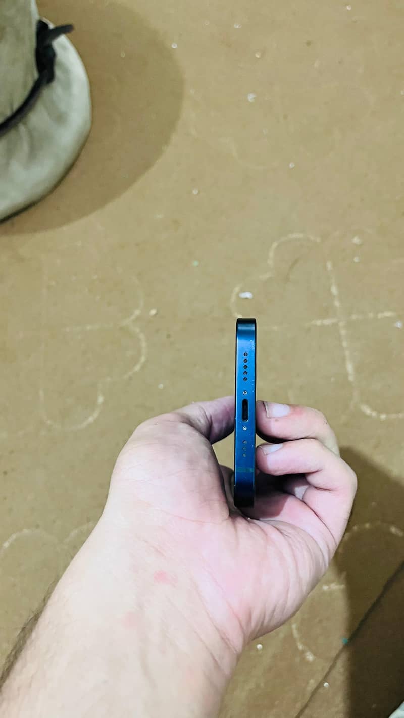 Apple iPhone 12 3
