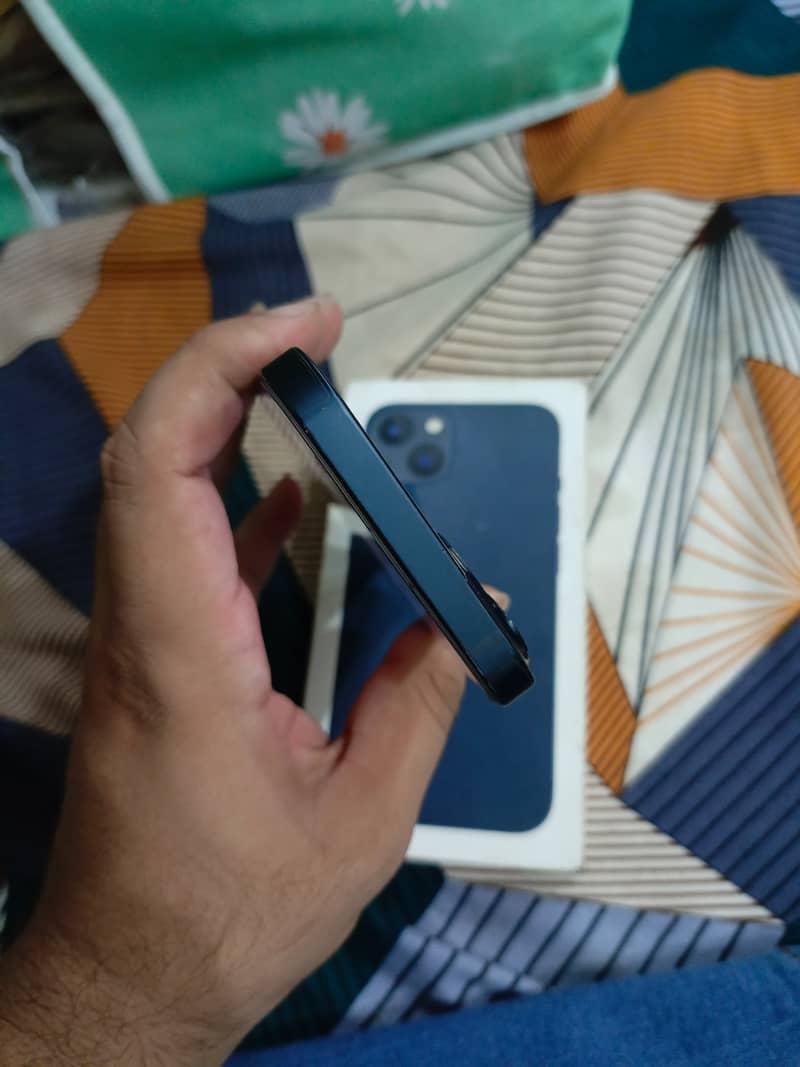 Apple iPhone 13 3