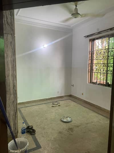 House For Rent In G-13 (4 Marla)