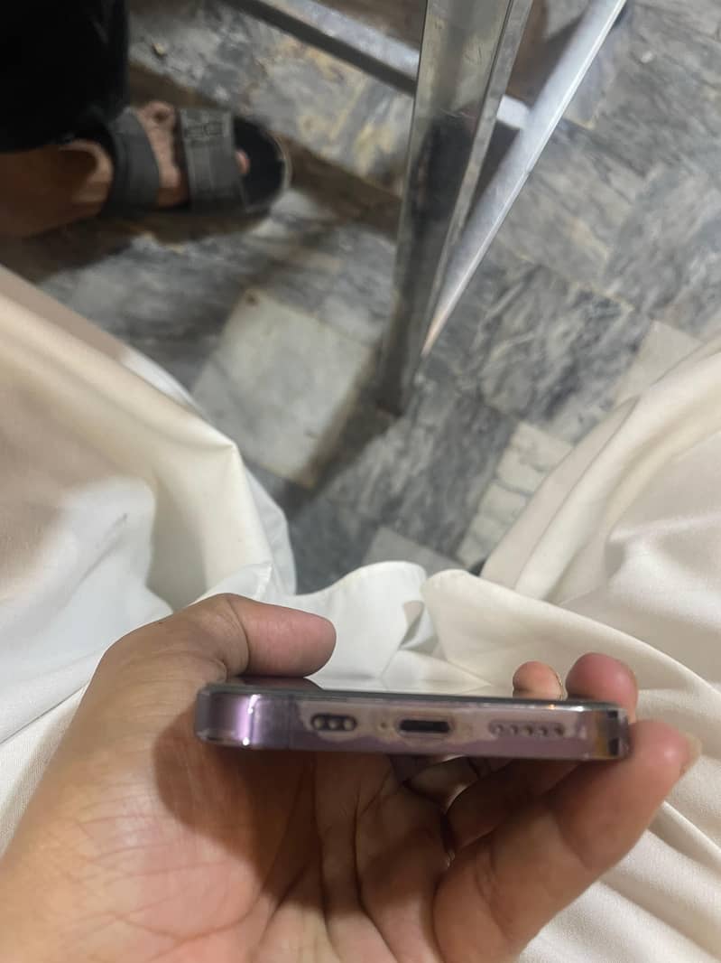 Apple iPhone 14 Pro 2