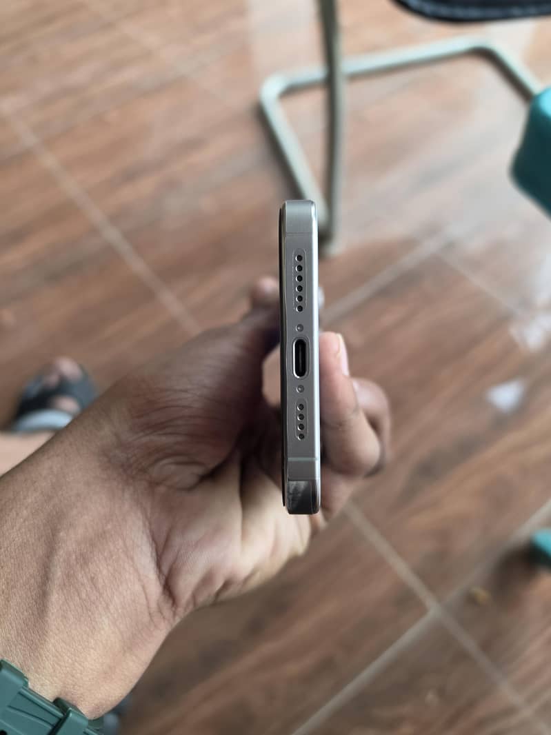 Apple iPhone 15 Pro Max 1