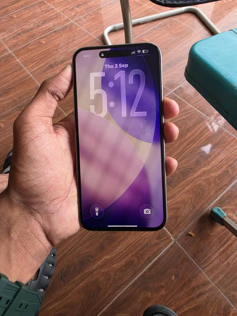 Apple iPhone 15 Pro Max 6