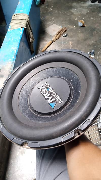 megavox woofers 12" bhetrin. condition good working