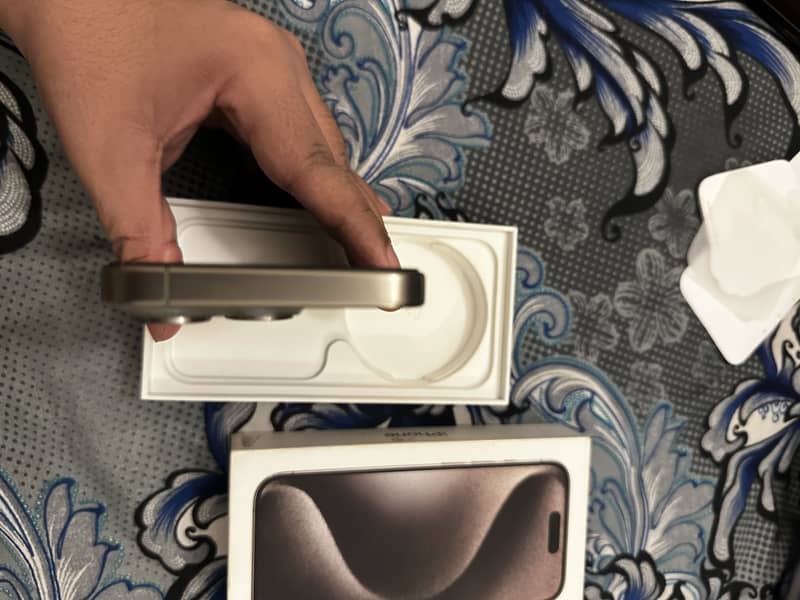 Apple iPhone 15 Pro 3
