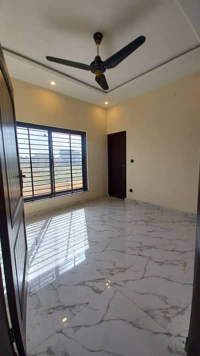 Ground Floor For Rent in G-13 (5 Marla) Brand new