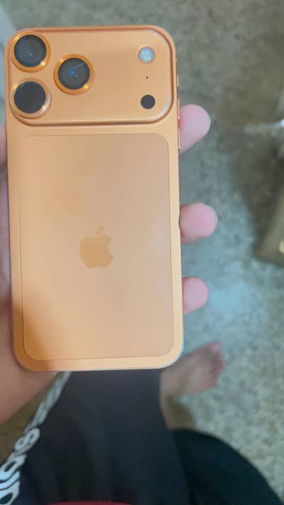 Apple iPhone XR convert 17 pro