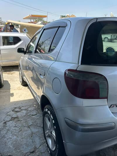 Toyota Vitz 2004