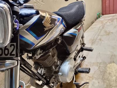 Honda 125 black 2025 model