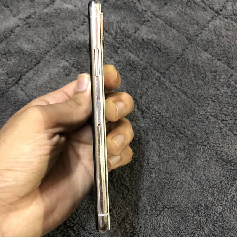 Apple iPhone X 6