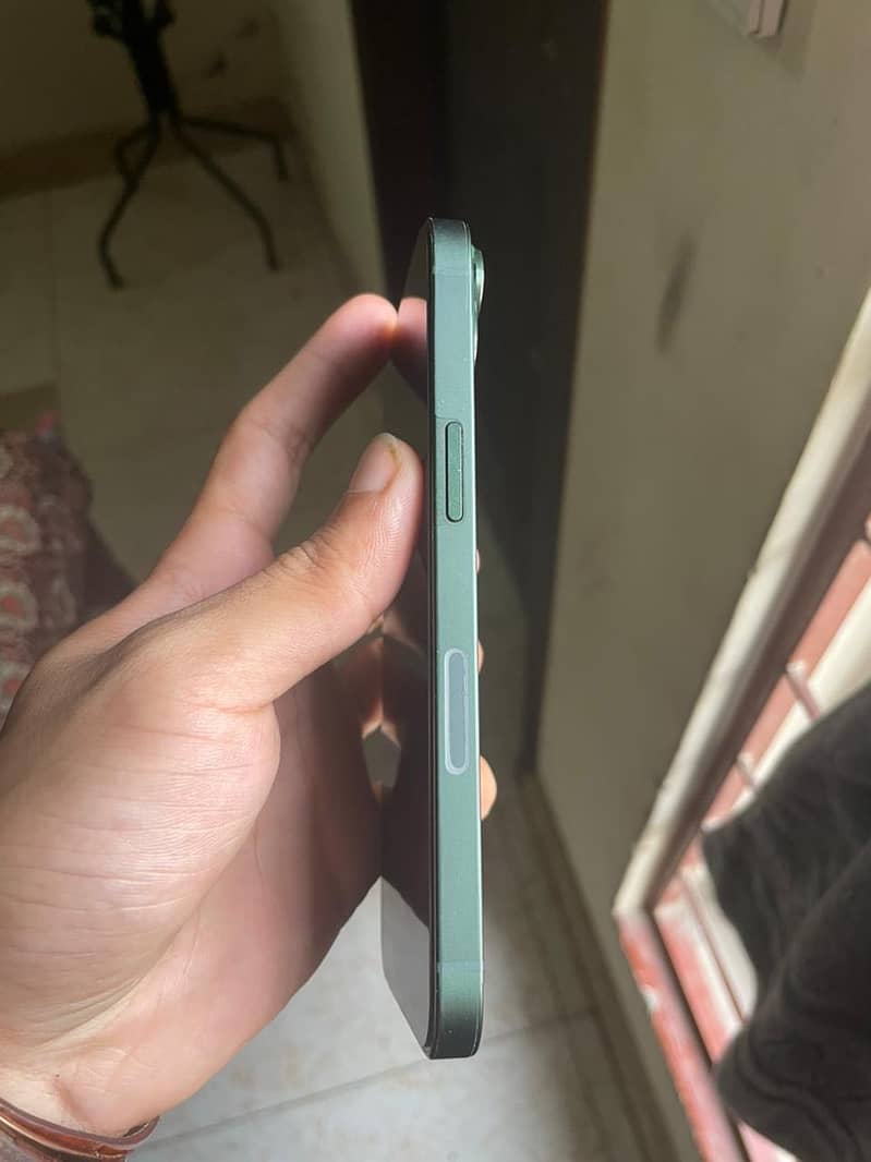 Apple iPhone 13 1