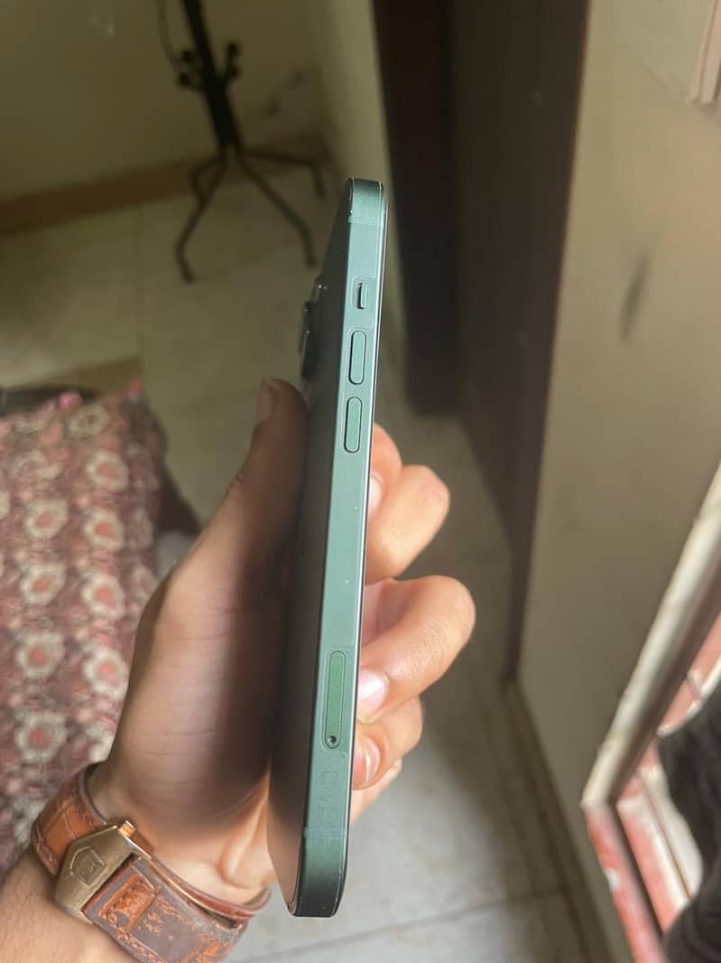 Apple iPhone 13 3