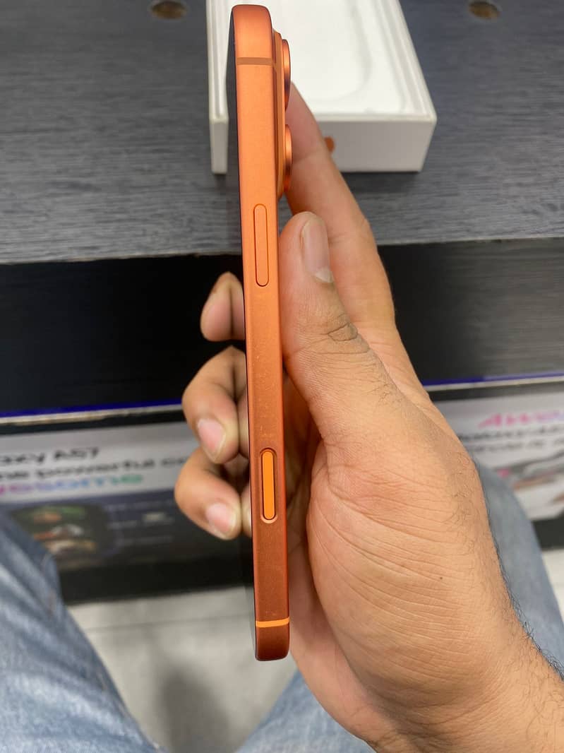 Apple iPhone 17 Pro Max 1