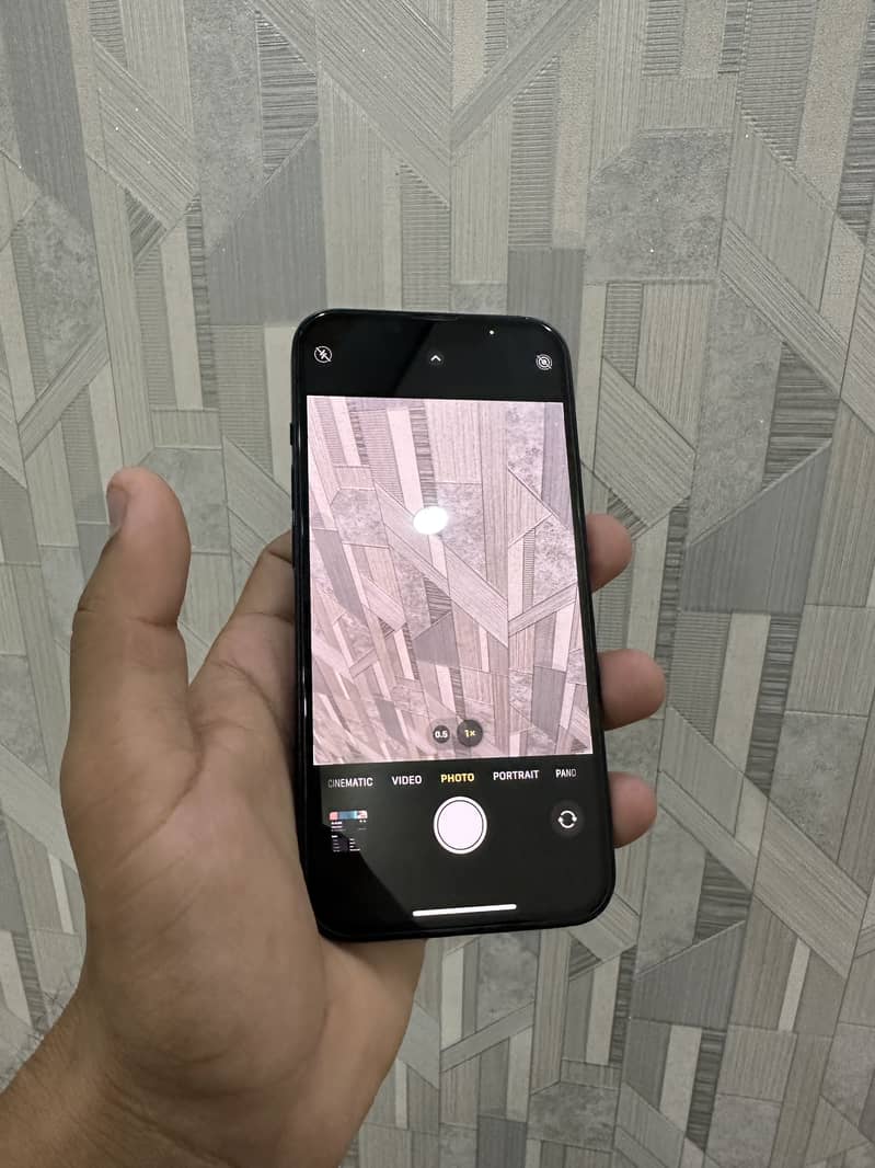 Apple iPhone 13 7