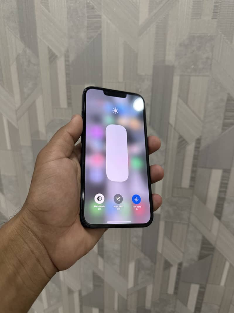 Apple iPhone 13 8