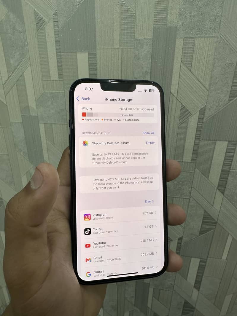 Apple iPhone 13 10
