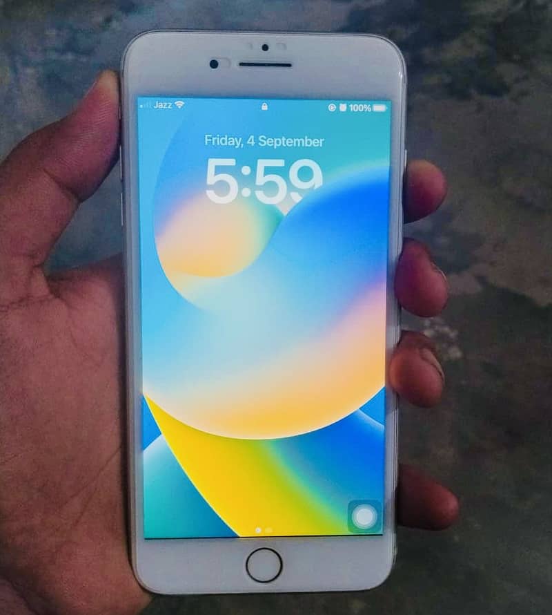Apple iPhone 8 Plus 2