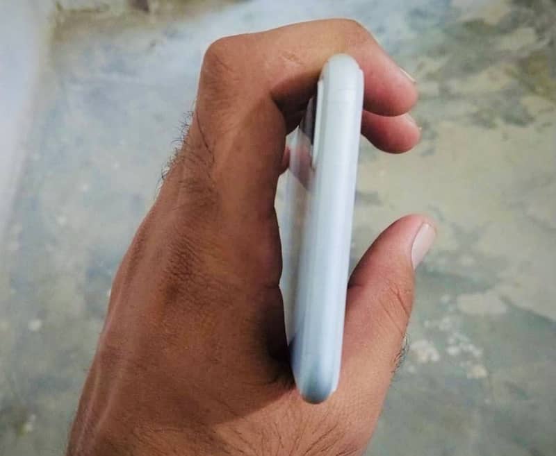 Apple iPhone 8 Plus 5