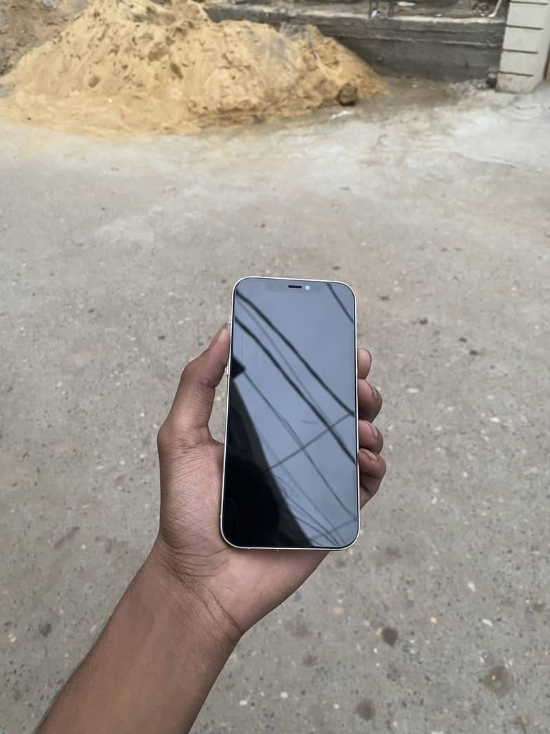 Apple iPhone 12 3