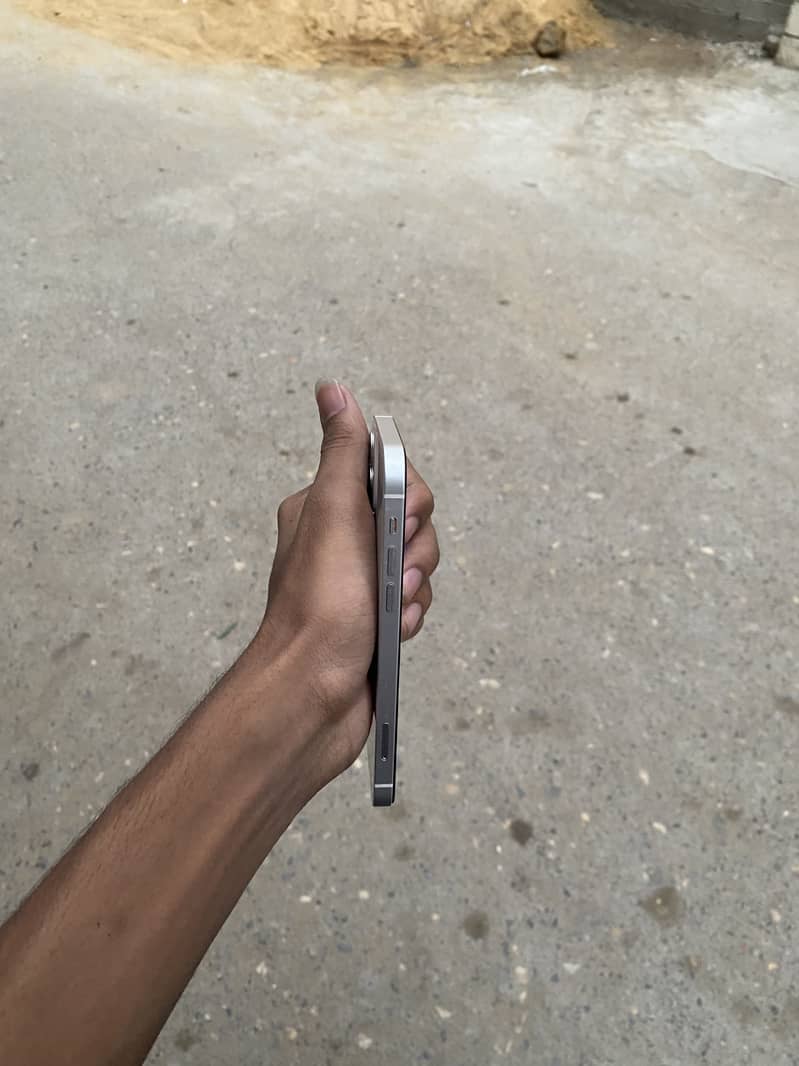 Apple iPhone 12 5