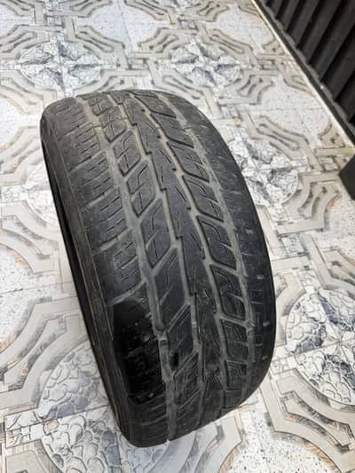 Fronway 275/40/22 one tyre for sale